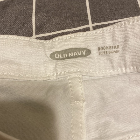 OLD NAVY. Women’s jeans. - Picture 6 of 7
